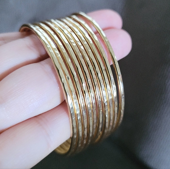 Maimoda Jewelry Jewelry - Maimoda Jewelry Thin Gold💛 Hammered🔨 Bangle Bracelets - Set of 10